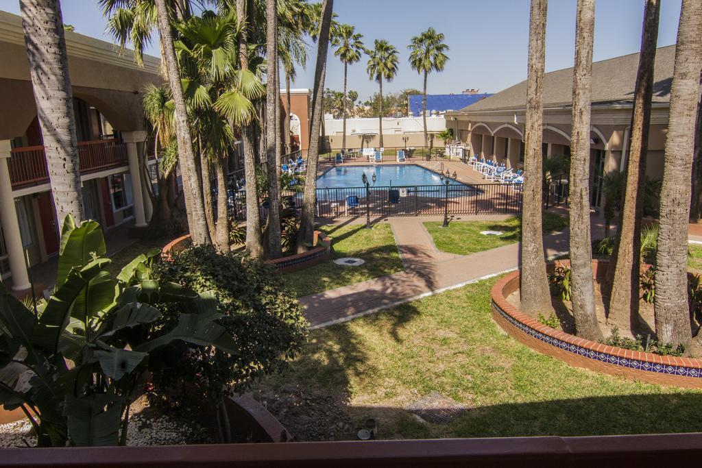 La Copa Hotel McAllen Exterior photo
